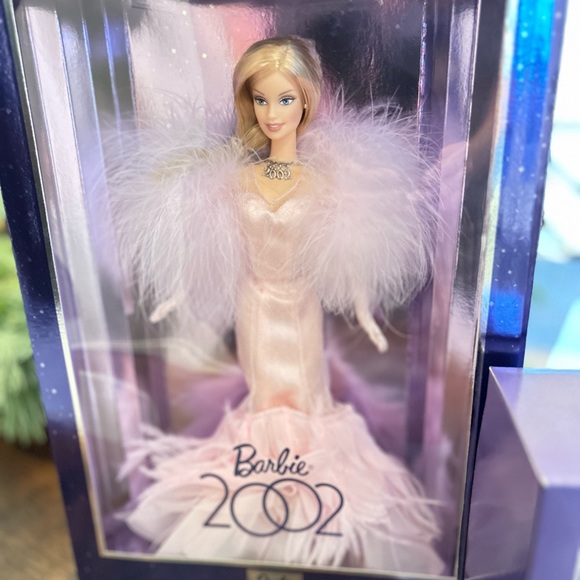 Bonus Full Set of 8 New Year's Collector Edition
2000, 2001, 2002, & 2003 Barbie - Picture 11 of 14
